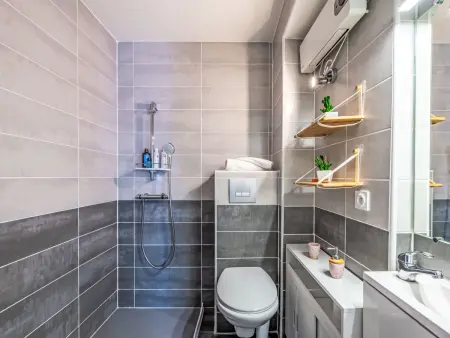 Appartement rénové 2024 à Saint-Pierre-la-Mer, terrasse 12 m² : photo 10
