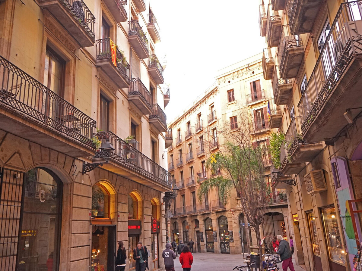 Appartement 5 pers. à Barcelone, charme XXe siècle rénové - Photo 12