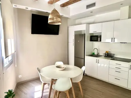 Appartement rénové à Barcelone, 2 chambres et 2 salles de bains : photo 3