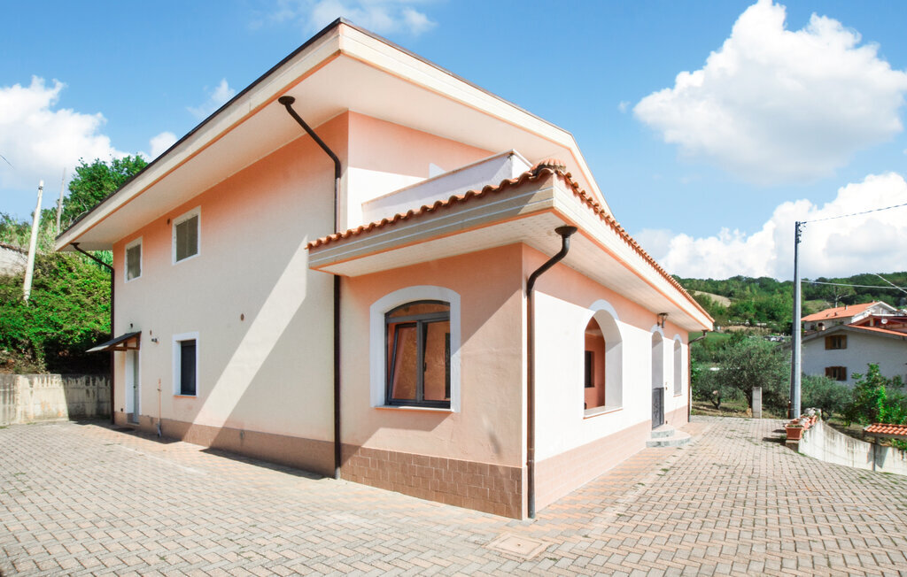 Maison 200m² avec jardin privé à Villa Celiera - Photo 2