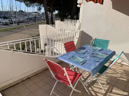 T2 avec deux terrasses et vue port, Port Camargue : photo 2