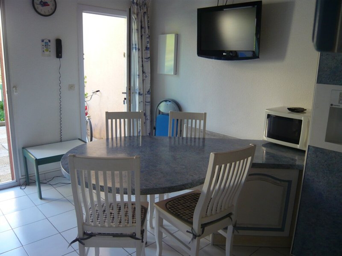 Maisonnette provençale duplex, piscine et parking privé - Photo 8