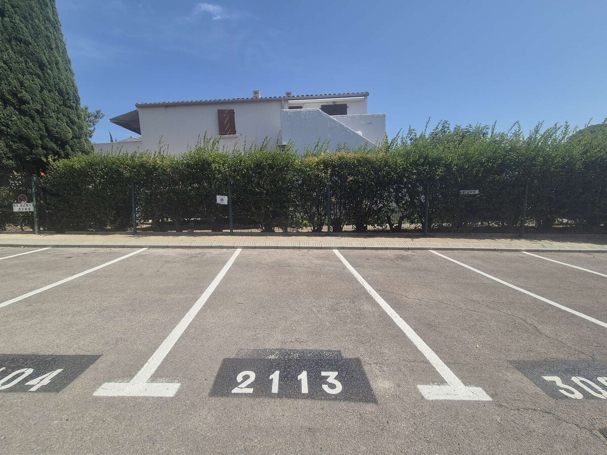 T2 terrasse et parking à 1,3 km de la plage - Photo 13