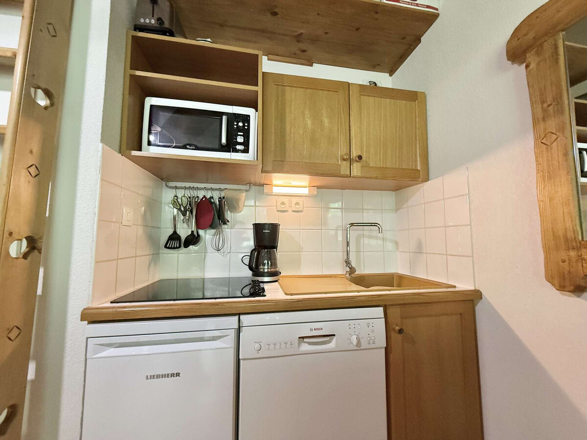 Studio 6 pers. Praz-sur-Arly : mezzanine, cabine, balcon - Photo 8