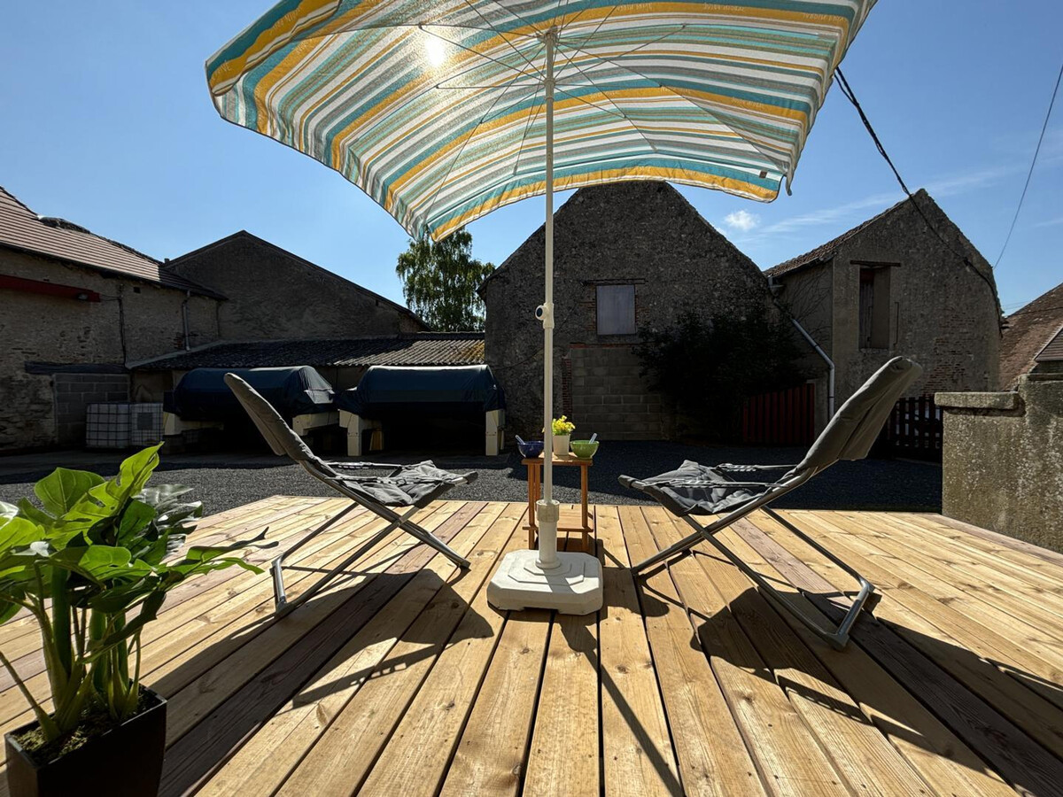 Gîte Les Burliers : maison vigneronne avec terrasse à Saulcet - Photo 17