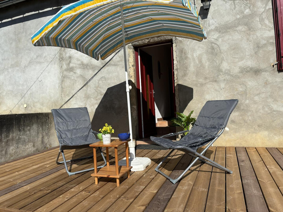 Gîte Les Burliers : maison vigneronne avec terrasse à Saulcet - Photo 18