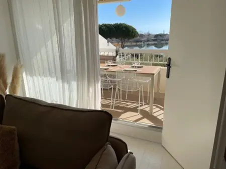 Appartement rénové et climatisé avec terrasse à Port Camargue : photo 10