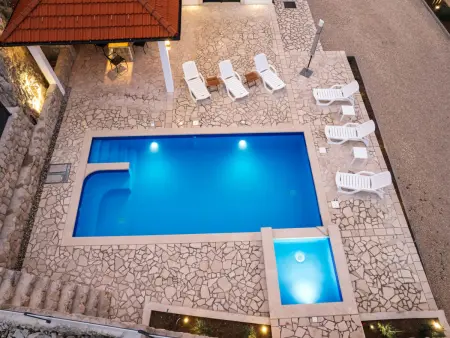 Maison Lozo : ferme moderne 10 pers., piscine privée : photo 30