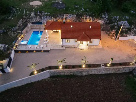 Maison Lozo : ferme moderne 10 pers., piscine privée : photo 32