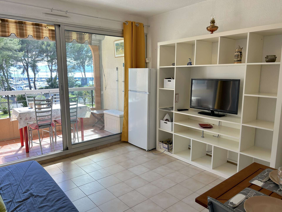 Studio cabine climatisé, terrasse et garage à Saint-Raphaël - Photo 4