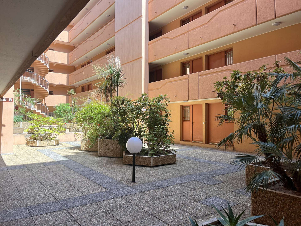 Studio cabine climatisé, terrasse et garage à Saint-Raphaël - Photo 15