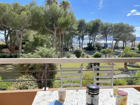 Location appartement à Saint Raphaël, Studio cabine climatisé avec terrasse et garage - 4 couchages, St Raphaël
