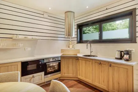 Location gite à Antoing, Retraite de sérénité dans les bois