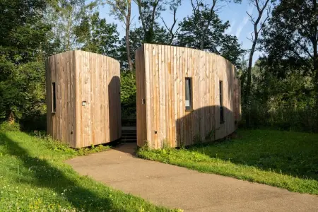 Location gite à Antoing, Refuge romantique dans la forêt