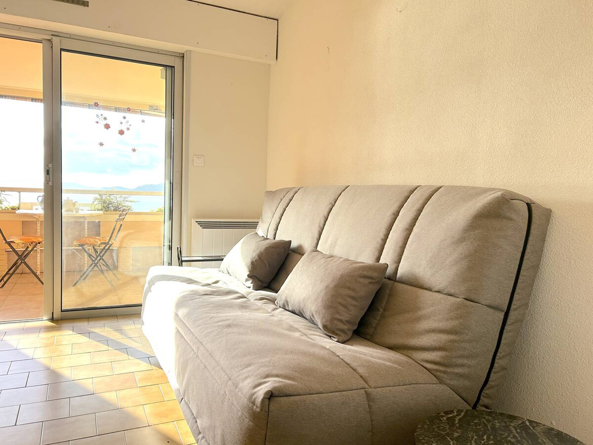 Appartement 2 pièces Le Lavandou, terrasse vue mer sud - Photo 4
