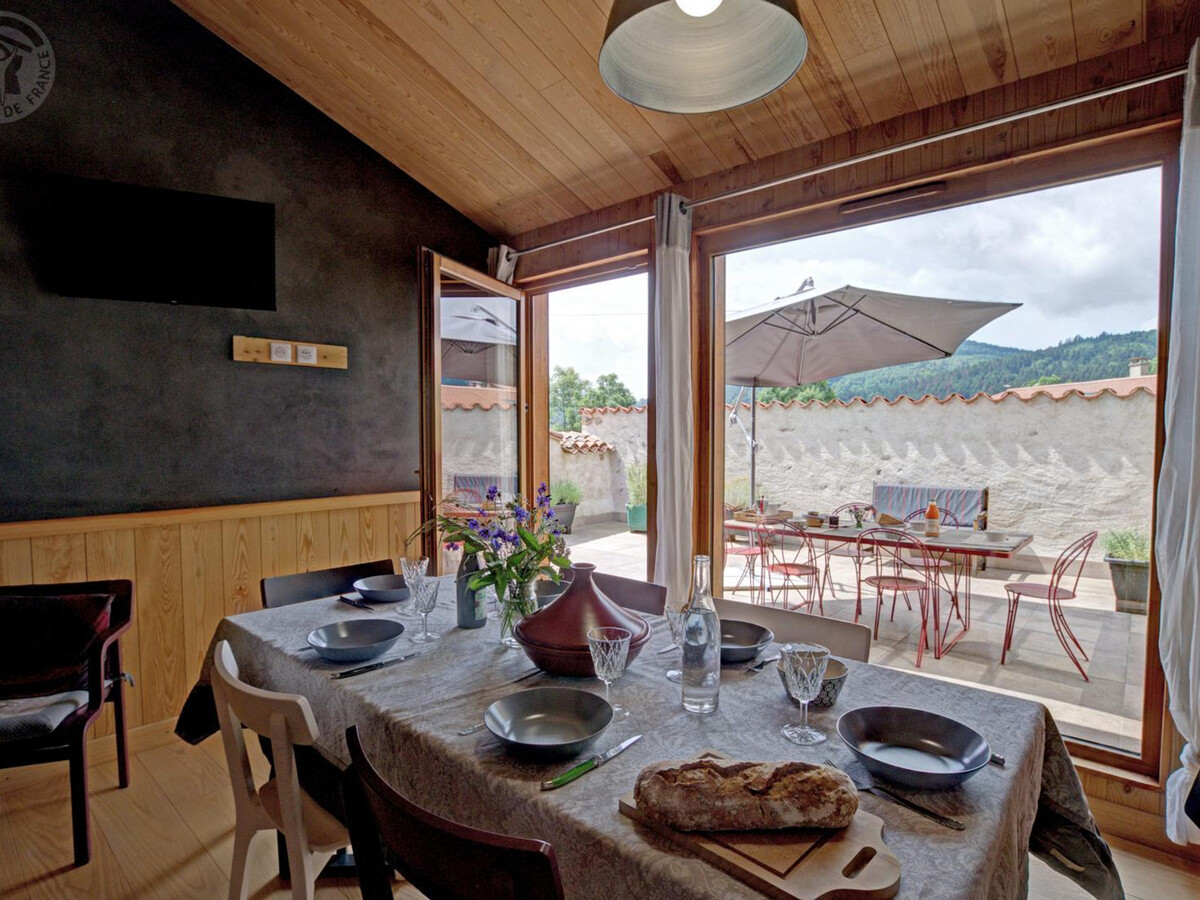 Gîte 1904 en pierre, 2 grandes terrasses à Verrières - Photo 9