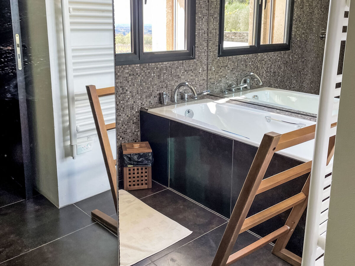 Villa Montagne – Gîte 13 personnes avec piscine à Oppède - Photo 47