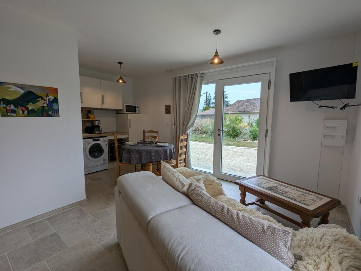Studio neuf avec terrasse et parking à Baignes - Photo 7