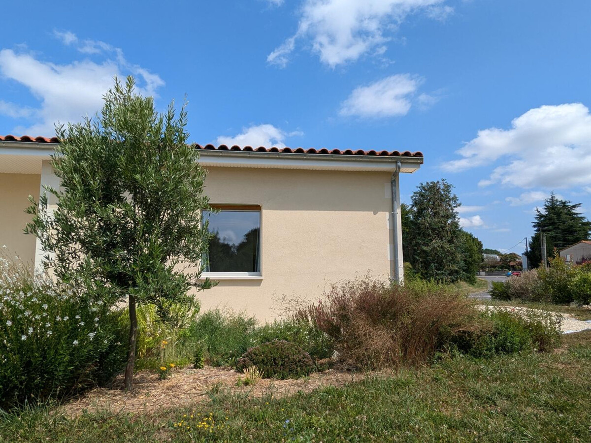 Studio neuf avec terrasse et parking à Baignes - Photo 23