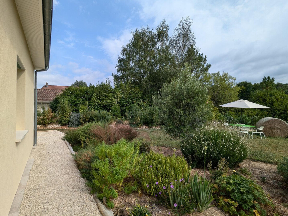 Studio neuf avec terrasse et parking à Baignes - Photo 24