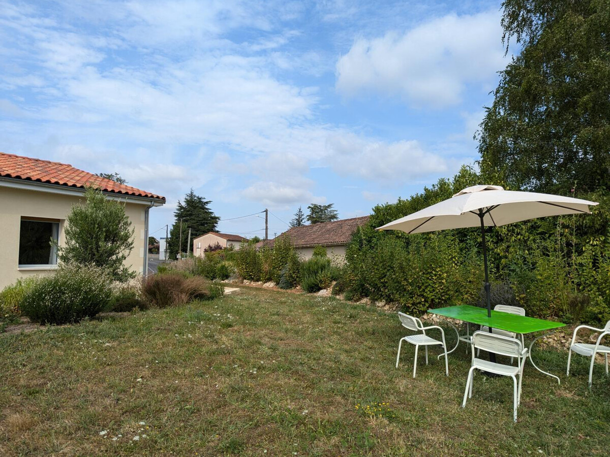 Studio neuf avec terrasse et parking à Baignes - Photo 25