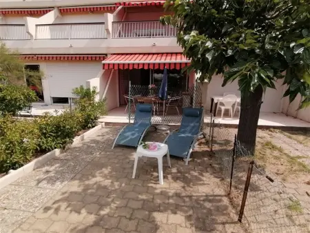 Studio cabine climatisé à 50 m de la plage, Port Camargue : photo 2