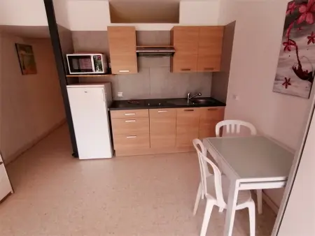 Studio cabine climatisé à 50 m de la plage, Port Camargue : photo 9
