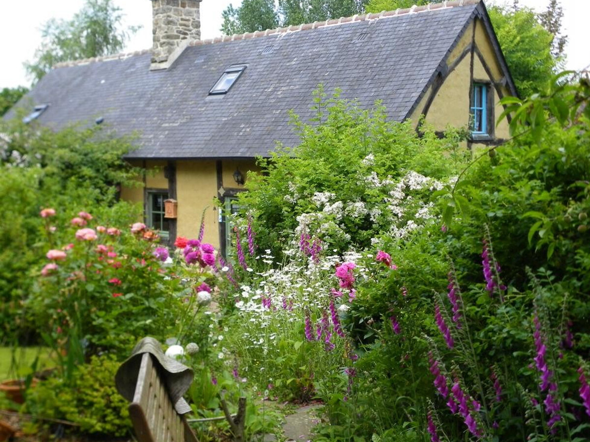 Gîte normand 1780 avec jardin fleuri à Sainte-Opportune - Photo 1