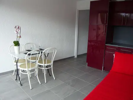 Studio rénové pour 2 avec clim à 100m de la plage : photo 2