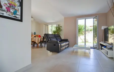 Maison 115 m² avec piscine privée à Marguerittes : photo 3