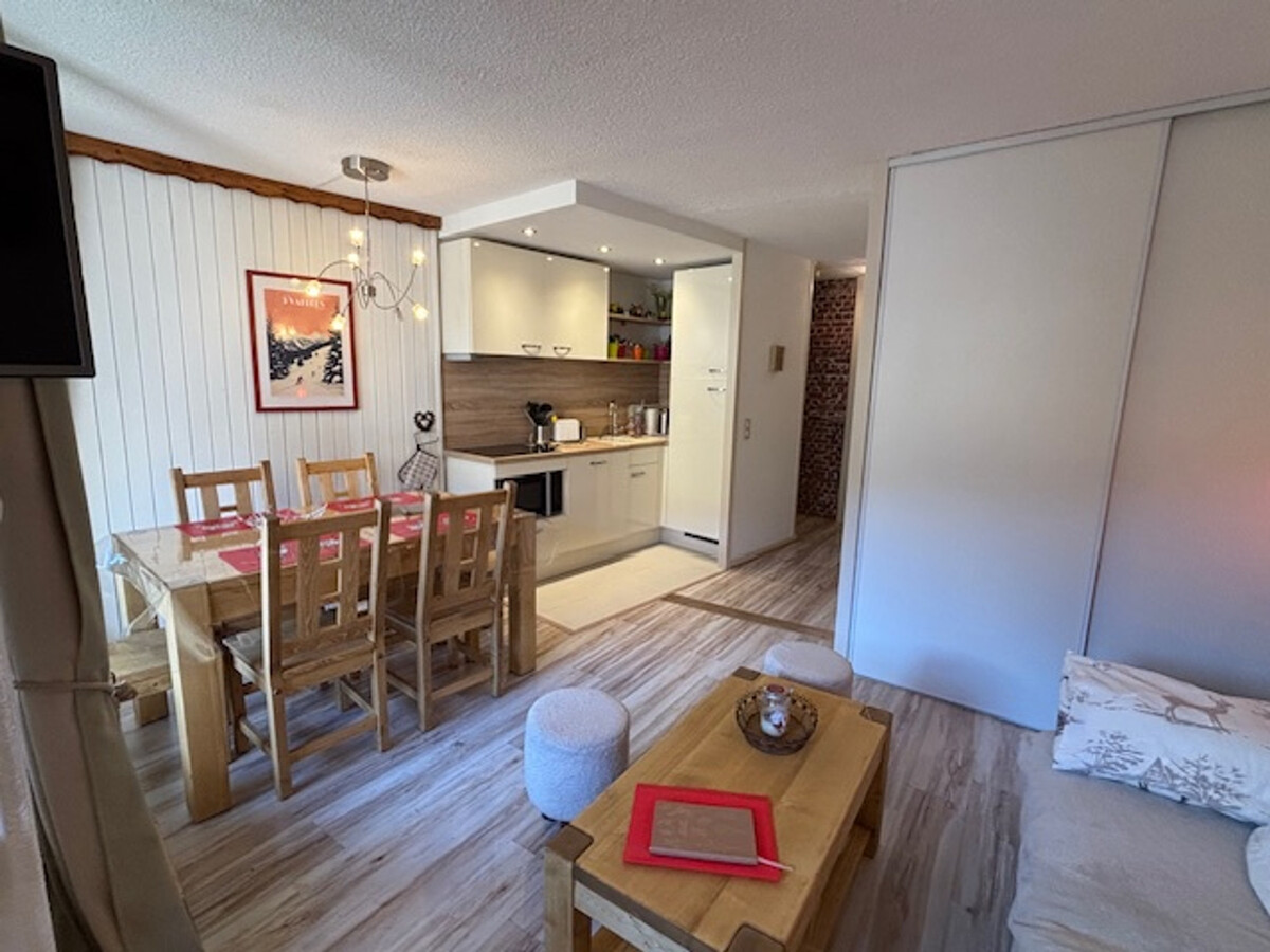 Appartement rénové 40m² Les Menuires, balcon vue piste - Photo 1