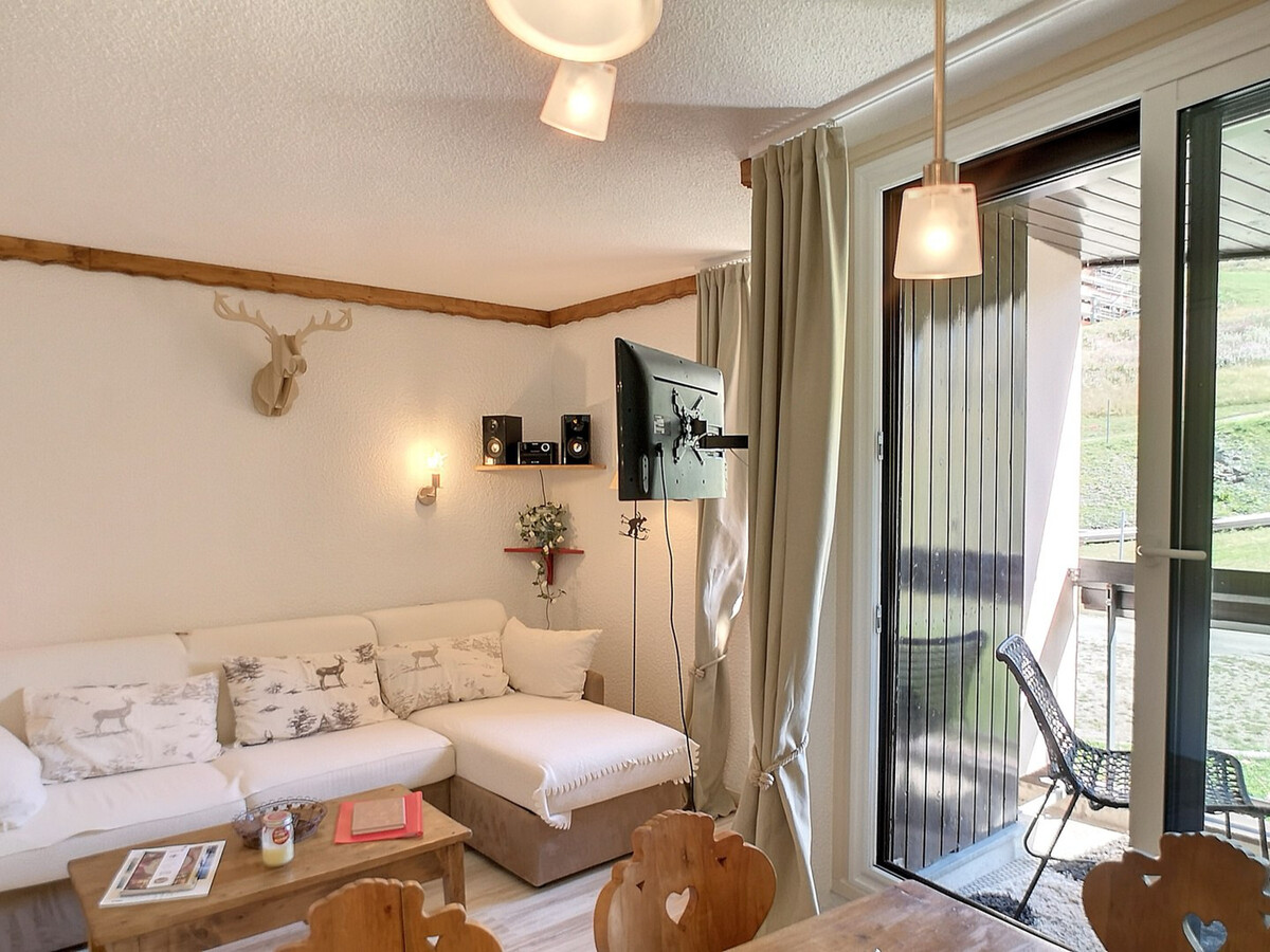 Appartement rénové 40m² Les Menuires, balcon vue piste - Photo 3