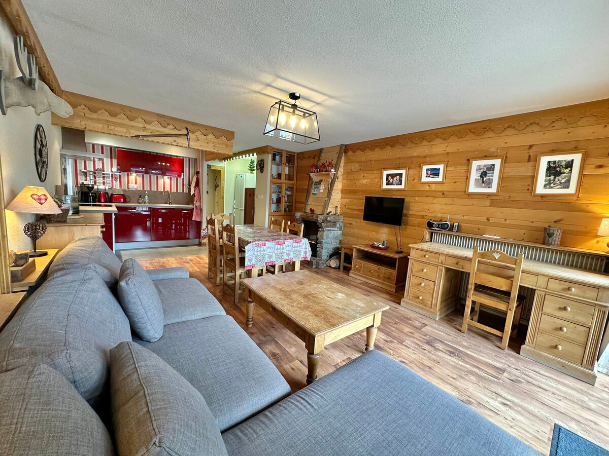 T3 Vars centre, 6 pers., balcon montagne et casier skis - Photo 2