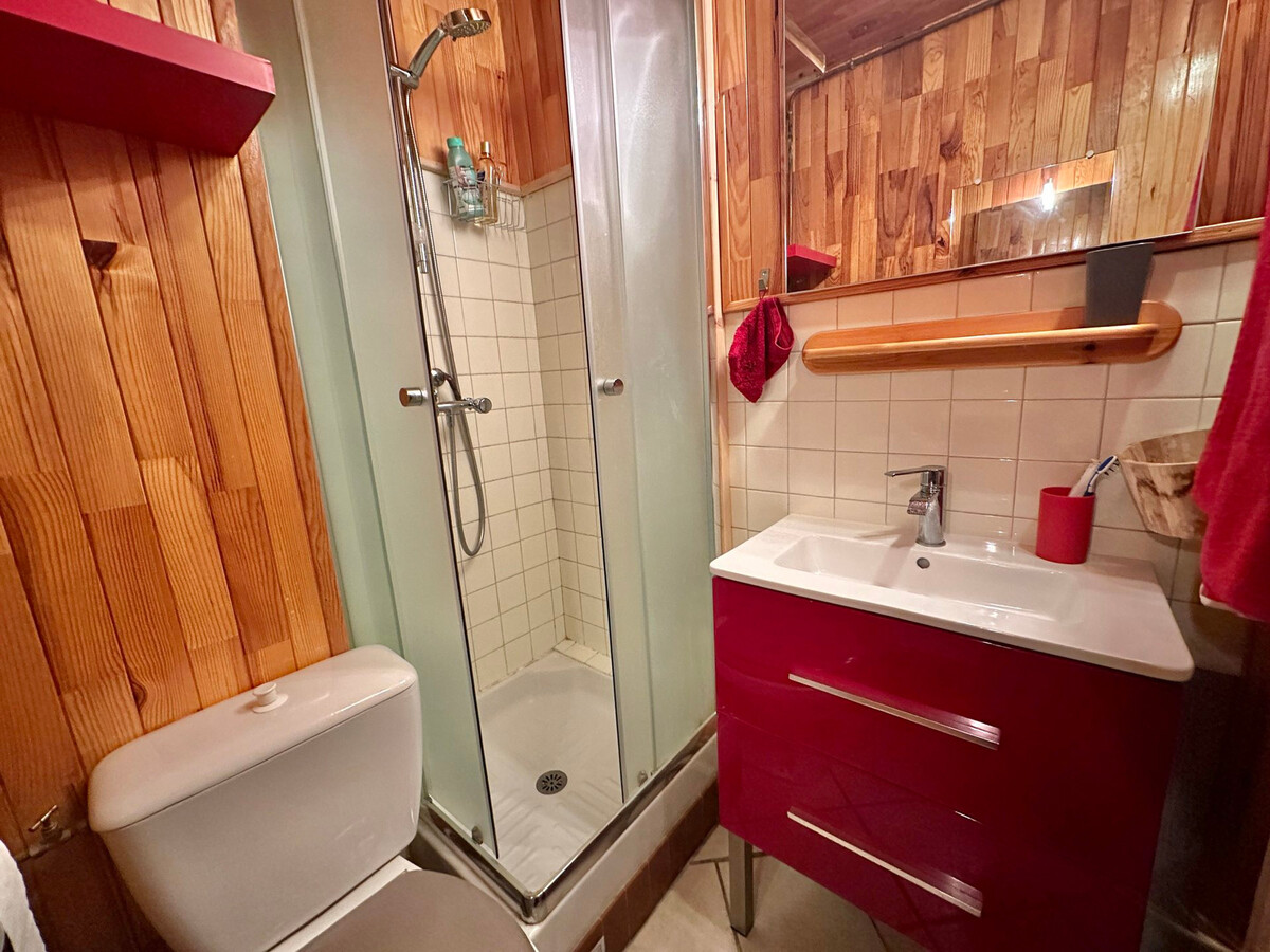 T3 Vars centre, 6 pers., balcon montagne et casier skis - Photo 8