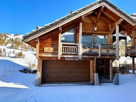 Location chalet à Vars, Chalet de Luxe 4* avec Jacuzzi et Sauna