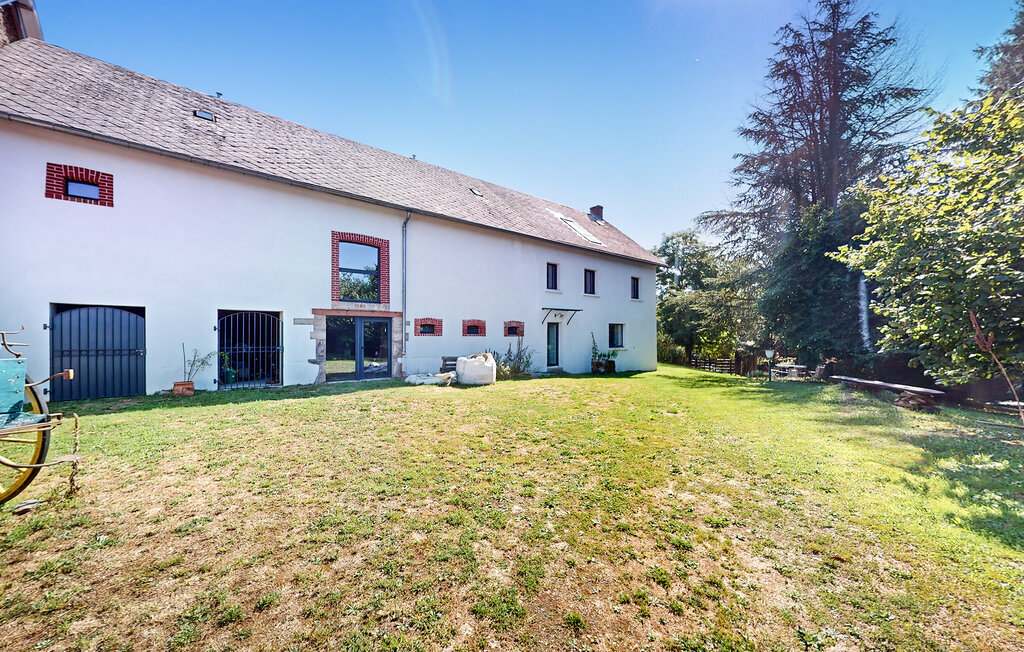 Maison 8 personnes avec piscine privée à Bourg Lastic - Photo 1