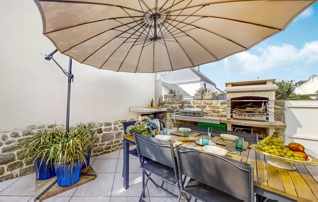 Maison de pêcheur en pierre à Plouhinec, vue mer - Photo 1