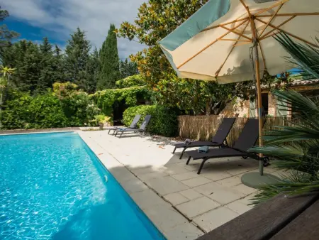 Location maison à Lorgues, Maison de charme en pierre avec clim et piscine