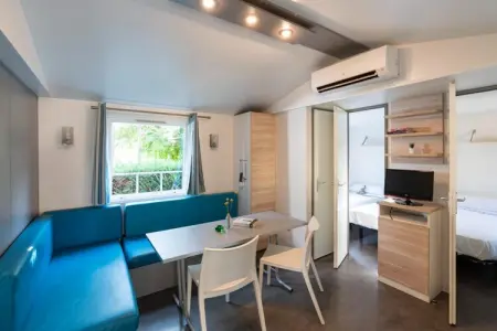 Mobil-home 6 personnes avec terrasse et barbecue : photo 2