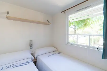 Mobil-home 6 personnes avec terrasse et barbecue : photo 11