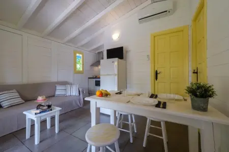 CAMPING ESTIVAL VENDRELL PLATJA BUNGALOW 4 STANDARD, Bungalow à Sant Salvador près des plages - Photo 6