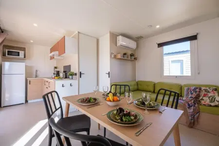 CAMPING ESTIVAL VENDRELL PLATJA Mobile home mediterranea 4 pax, Appartement cosy avec terrasse - Photo 2