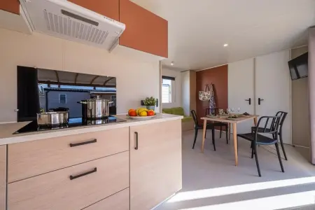 CAMPING ESTIVAL VENDRELL PLATJA Mobile home mediterranea 4 pax, Appartement cosy avec terrasse - Photo 5