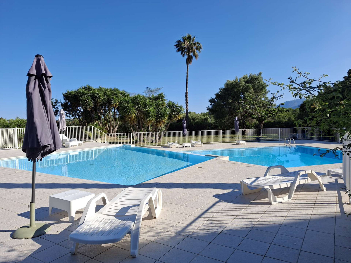 Studio 27 m² climatisé, piscine et terrasse à Saint-Florent - Photo 4