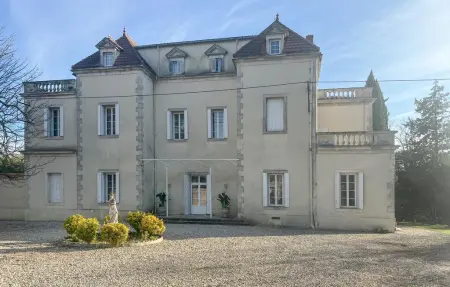 Château du 19e siècle avec piscine à Saint-Ambroix : photo 12