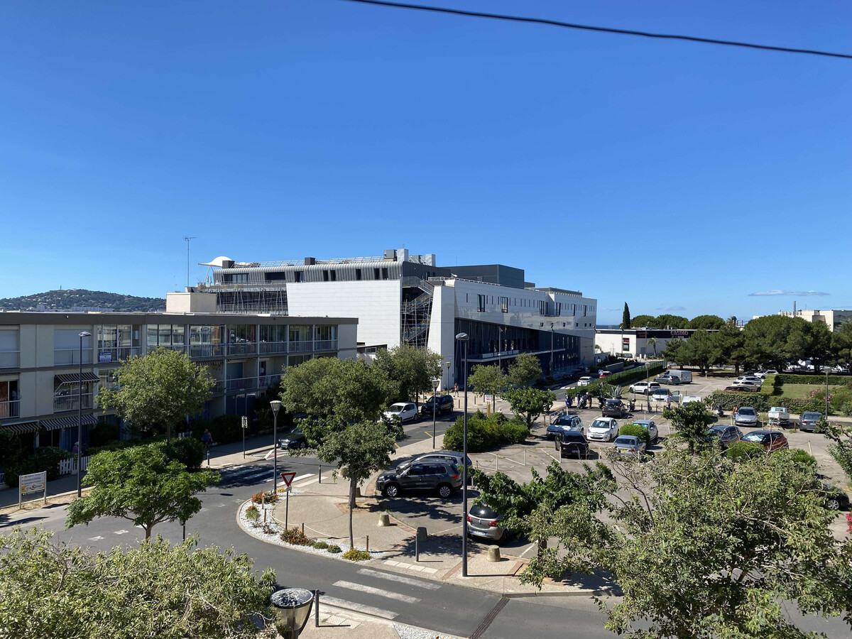 T2 ensoleillé face aux Thermes, parking privé - Photo 10