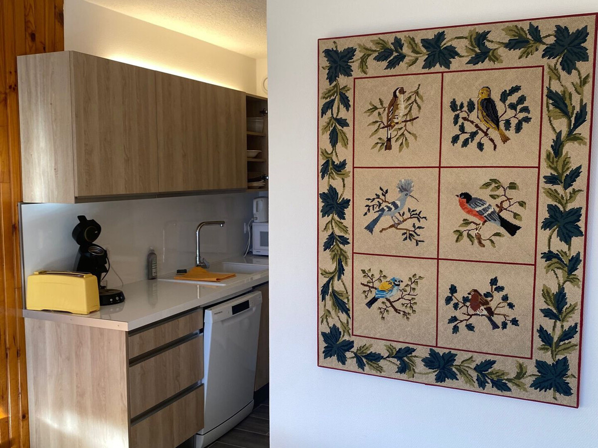 Appartement 3 pièces rénové, vue 360° montagnes - Photo 4