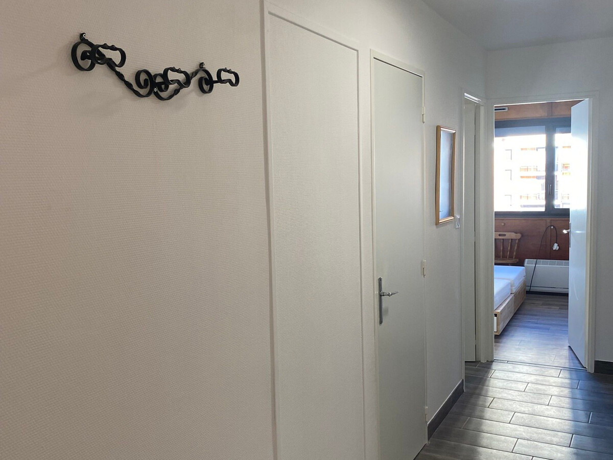 Appartement 3 pièces rénové, vue 360° montagnes - Photo 6