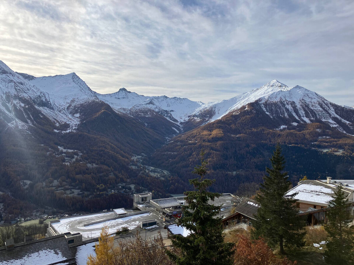 Appartement 3 pièces rénové, vue 360° montagnes - Photo 10