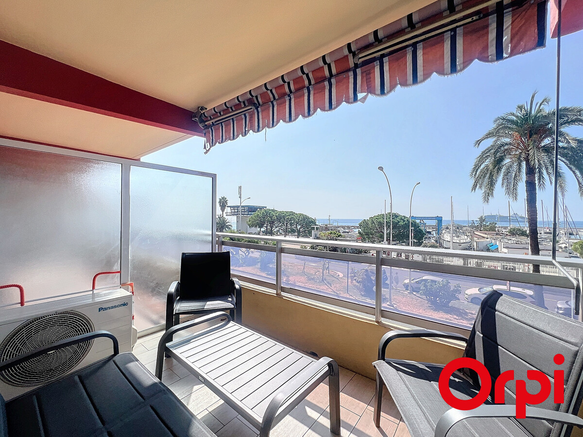 Studio rénové face mer avec terrasse à Menton - Photo 1